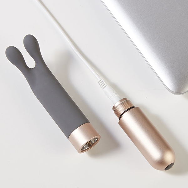 <Love Not War>Laska(ラスカ)